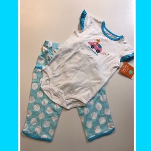 💐Carter’s💐NWT Size 18 months Cute & Comfy combo